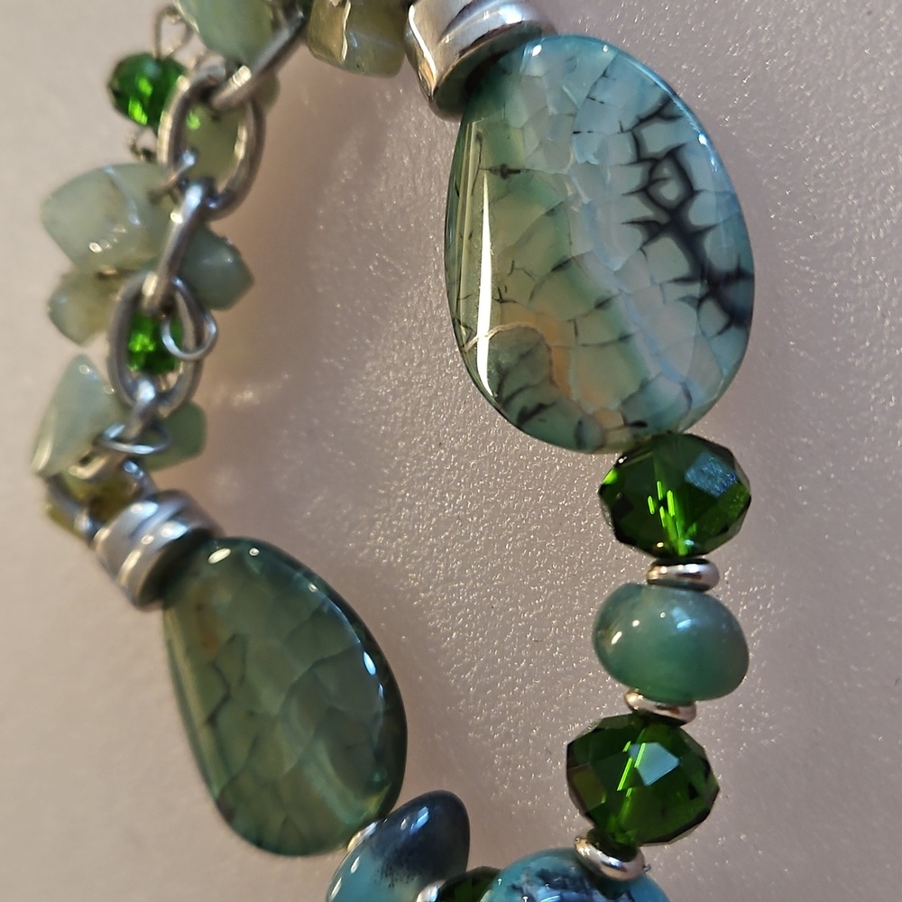 Green beads crystals and faux gemstones silver tone double row stretch bracelet - Picture 2 of 5